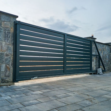 Tips for Converting a Manual Gate Into an Automatic One