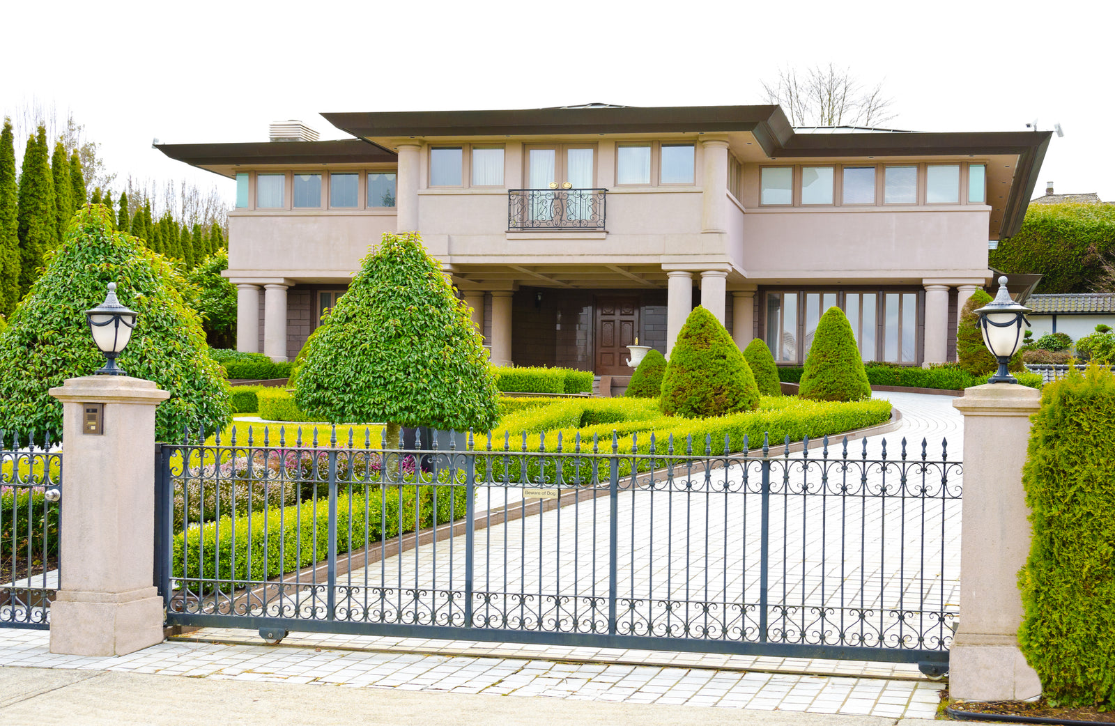 Top Benefits of Automatic Gates for Homeowners